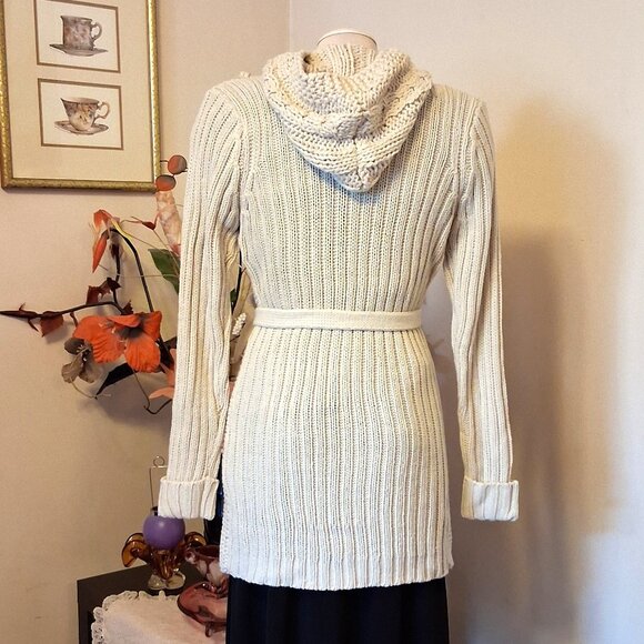 Elegant Cream Knit Women's Cardigan - Picture 3 of 3